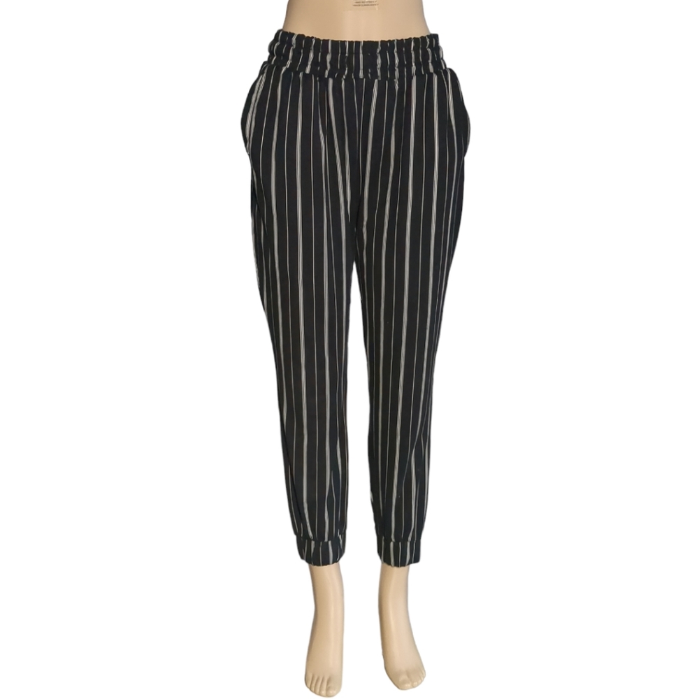 Black and White Stripes wide Pants Size M